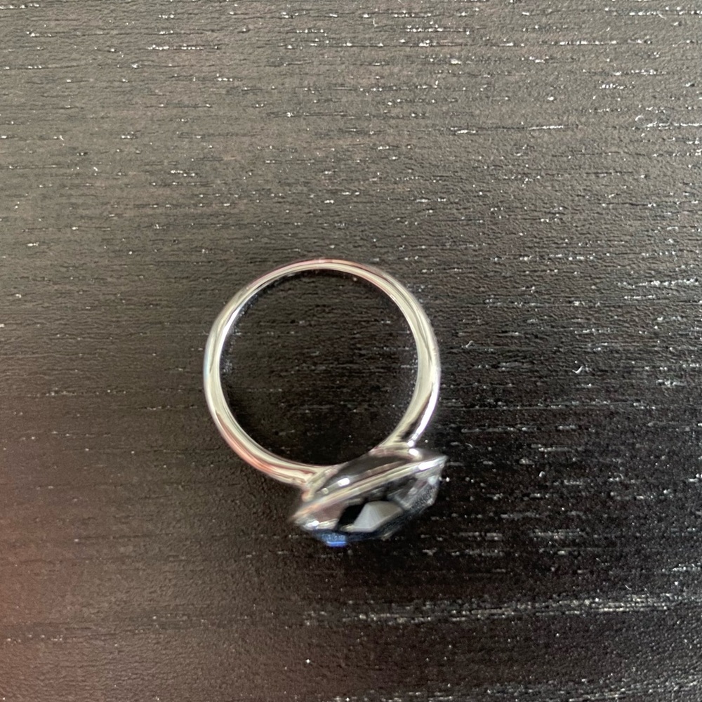 Swarovski blue crystal cocktail ring, size 4.5 - Picture 4 of 6